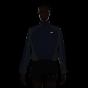 Damska kurtka wodoodporna Nike Swift image-1