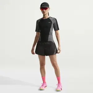 Shorts für Damen Nike Swift image-1