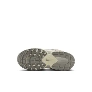 Sneakers Nike V5 Runner Suede image-5