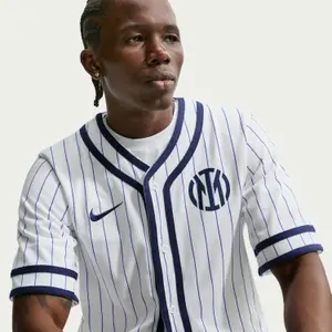 Dres Inter Milán 2026/27 image-3