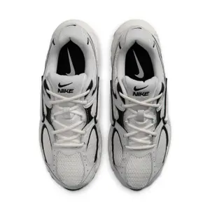 Baskets femme Nike V5 RNR image-3