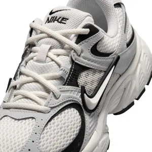 Baskets femme Nike V5 RNR image-6