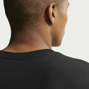 Camiseta clásica cómoda Nike image-4