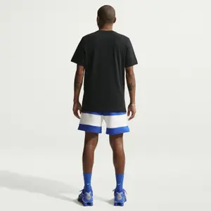 Camiseta clásica cómoda Nike image-1