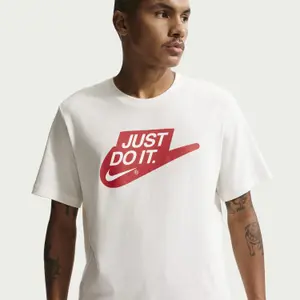 Camiseta clásica cómoda Nike image-3