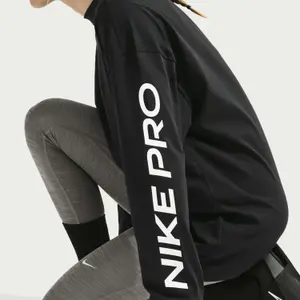 Camiseta de mujer Nike Dri-fit image-4