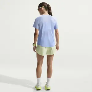 Camiseta mujer Nike Swift image-1