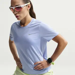Camiseta mujer Nike Swift image-2