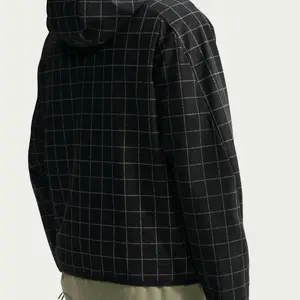 Chaqueta con capucha Nike Tech image-1