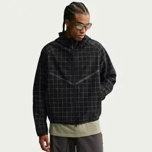 Chaqueta con capucha Nike Tech image-2