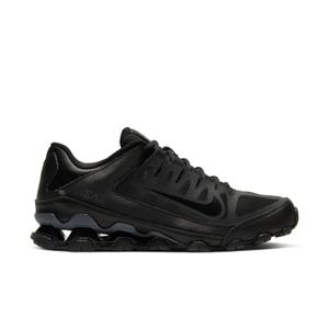 621716-008-baskets-nike-reax-8-tr-noir-blanc