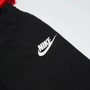 Conjunto de t-shirt e calças para bebé menino Nike NSW SOA image-2