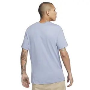 Camiseta Nike Club image-2