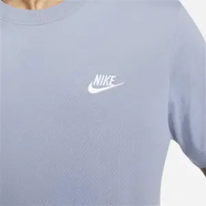 Camiseta Nike Club image-4