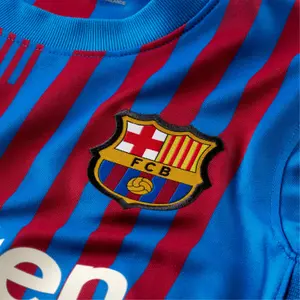 Home jersey child FC Barcelone 2021/22 image-5