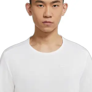 T-shirt Nike Dri-Fit Rise 365 image-4