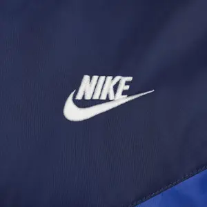 Casaco impermeável com capuz Nike Heritage Essentials Windrunner image-6