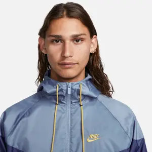 Waterproof jacket Nike Heritage Essentials image-1