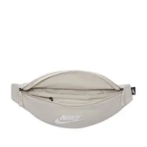 Riñonera Nike Heritage image-2