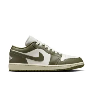 Baskets femme Nike Air Jordan 1 Low image-0