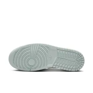Baskets femme Nike Air Jordan 1 Low image-6