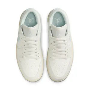 Baskets femme Nike Air Jordan 1 Low image-4