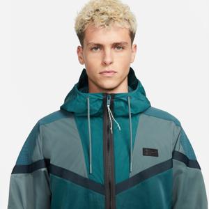 tottenham waterproof jacket 2021/22 image-4