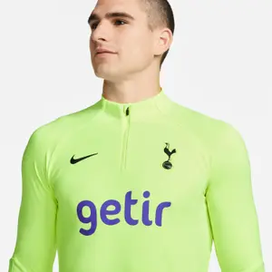 camisola de treino tottenham strike 2022/23 1/4 zip image-1
