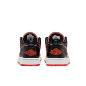 Baskets femme Nike Air Jordan 1 image-4