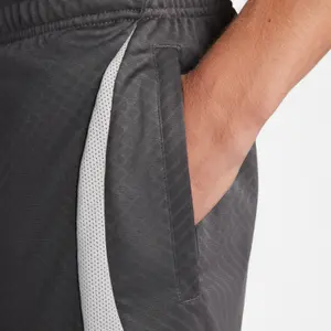Pantalón corto de entrenamiento Tottenham 2022/23 image-3