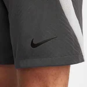 Pantalón corto de entrenamiento Tottenham 2022/23 image-5