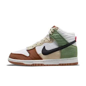 Baskets femme Nike Dunk High image-1