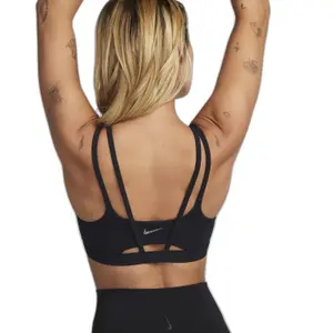 Sujetador de mujer Nike Alate Trace image-4