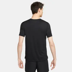 Camiseta Nike Dri-FIT Run Division Core image-2