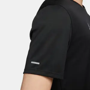 Camiseta Nike Dri-FIT Run Division Core image-4