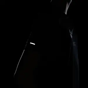 Camiseta Nike Dri-FIT Run Division Core image-6