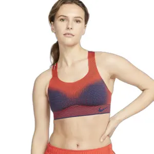 Women's bra Nike Swoosh Flyknit image-0