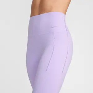 Legging taille haute à maintien normal avec poches femme Nike Universa image-4