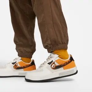 Damen Jogginghose mit Kordelzug aus Sweatstoff Nike Sportswear Air image-4