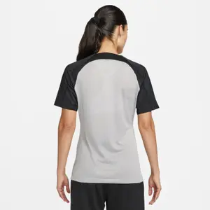 Camiseta de mujer Nike Dri-Fit Strike III image-2