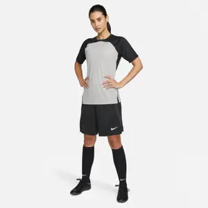 Camiseta de mujer Nike Dri-Fit Strike III image-1