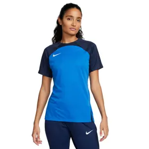 Camiseta de mujer Nike Dri-Fit Strike III image-0