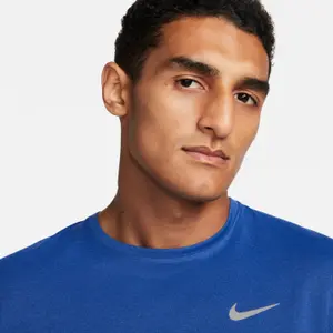 Camiseta Nike Miler image-4