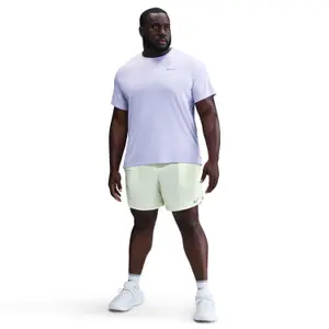 Camiseta Nike Miler image-1