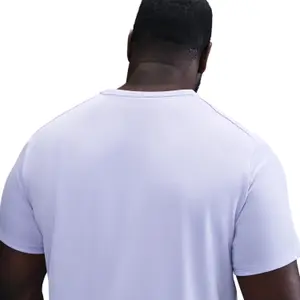 Camiseta Nike Miler image-6