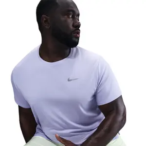 Camiseta Nike Miler image-5