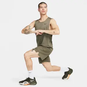 Camiseta de tirantes Nike Ready image-3