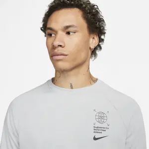 Sweatshirt round neck Nike Dri-Fit GFX image-3