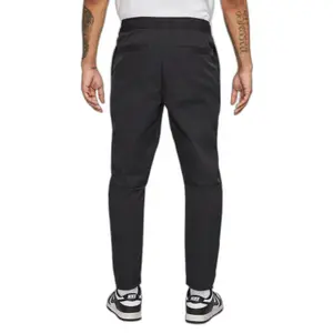 Pantalón de chándal Nike Club Woven Tapper Leg image-2