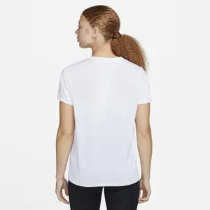 T-shirt de mulher Nike Dri-FIT RLGD LBR image-2